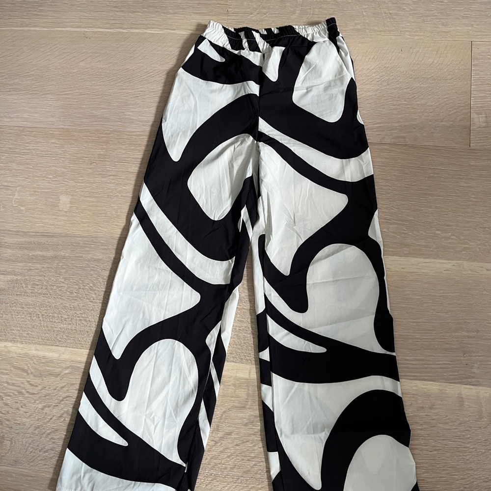 Funky boohoo pants